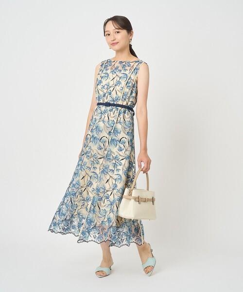 ANAYI(アナイ)の「ラーレエンブロイダリーフレア ワンピース(ドレス・レディース・ネイビー/ベージュ・38/36/34)」の12枚目の写真