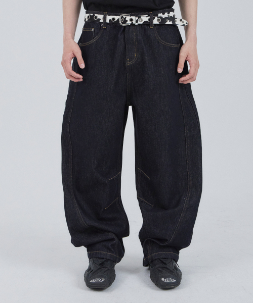 FORCESENSITIVE(フォースセンスティブ)の「FST CURVED PANTS (INDIGO)(デニムパンツ・メンズ・その他・1/2)」の1枚目の写真