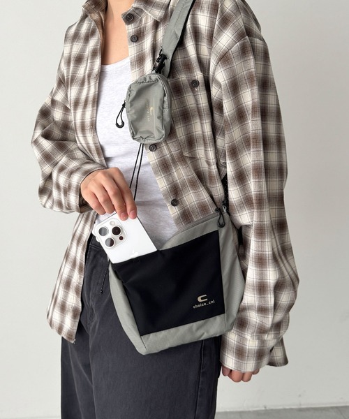 CANAL JEAN(キャナルジーン)の「choice_cnl ナイロンメッシュサコッシュ(ショルダーバッグ・レディース・カーキ・ONE SIZE)」の1枚目の写真