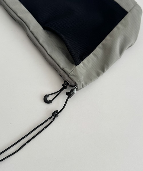 CANAL JEAN(キャナルジーン)の「choice_cnl ナイロンメッシュサコッシュ(ショルダーバッグ・レディース・カーキ・ONE SIZE)」の2枚目の写真