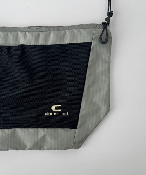 CANAL JEAN(キャナルジーン)の「choice_cnl ナイロンメッシュサコッシュ(ショルダーバッグ・レディース・カーキ・ONE SIZE)」の4枚目の写真