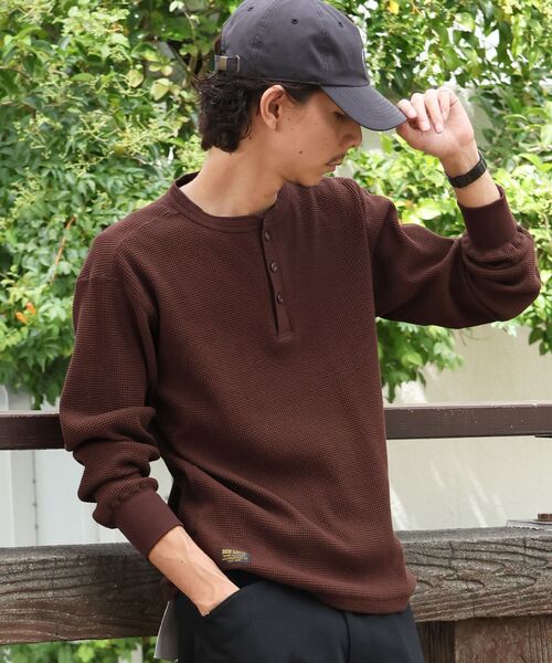 BEN DAVIS(ベンデイビス)の「【BEN DAVIS】WAFFLE L/S HENLEY / ワッフル ヘンリーネック ロンT ユニセックス 長袖 サーマル(Tシャツ/カットソー・メンズ・グレー/ブラウン/オフホワイト/ホワイト/ブラック・MEDIUM/X-LARGE/LARGE)」の1枚目の写真