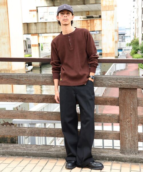 BEN DAVIS(ベンデイビス)の「【BEN DAVIS】WAFFLE L/S HENLEY / ワッフル ヘンリーネック ロンT ユニセックス 長袖 サーマル(Tシャツ/カットソー・メンズ・グレー/ブラウン/オフホワイト/ホワイト/ブラック・MEDIUM/X-LARGE/LARGE)」の8枚目の写真