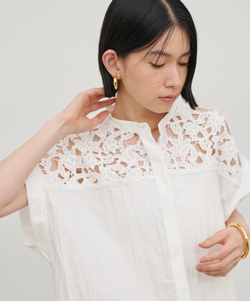 LARUTA(ラルータ)の「【LARUTA】刺繍レースドロップショルダーシャツ(シャツ/ブラウス・レディース・カーキ/オフホワイト/ブラック/ストライプ・FREE)」の13枚目の写真