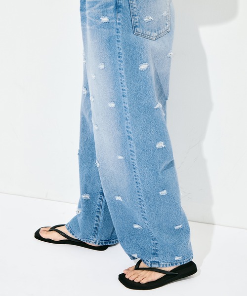 INSCRIRE(アンスクリア)の「INSCRIRE Dot Hole Denim Pants(デニムパンツ・レディース・ブラック/ブルー・30/31/28/29)」の5枚目の写真