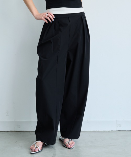 DRWCYS（ドロシーズ）の「【接触冷感/UVカット】タックコクーンパンツ（その他パンツ・レディース・チャコールグレー/ブラック・FREE）」の11枚目の写真