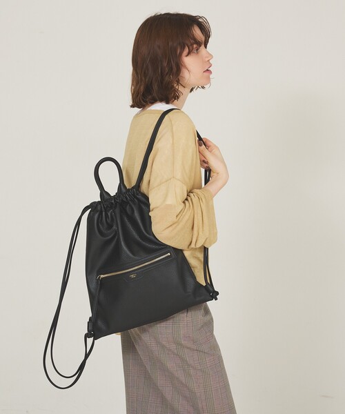 LOWELL things(ロウェル シングス)の「2WAYリバーシブルナップサック/フェイクレザー/A4/推し活(バックパック/リュック・レディース・グレイッシュベージュ/ブラック・フリー)」の21枚目の写真