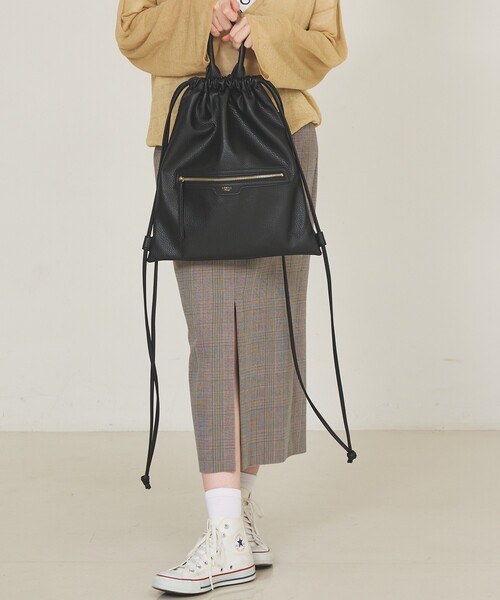 LOWELL things(ロウェル シングス)の「2WAYリバーシブルナップサック/フェイクレザー/A4/推し活(バックパック/リュック・レディース・グレイッシュベージュ/ブラック・フリー)」の22枚目の写真