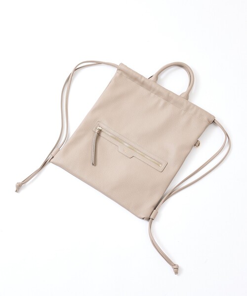 LOWELL things(ロウェル シングス)の「2WAYリバーシブルナップサック/フェイクレザー/A4/推し活(バックパック/リュック・レディース・グレイッシュベージュ/ブラック・フリー)」の11枚目の写真