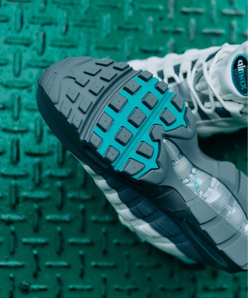 NIKE(ナイキ)の「AIR MAX 95 BIG BUBBLE HM4740-103(スニーカー・メンズ・ホワイト・27.5cm/24.5cm/24.0cm/27.0cm/26.5cm/26.0cm/25.5cm/25.0cm/28.5cm/28.0cm)」の13枚目の写真