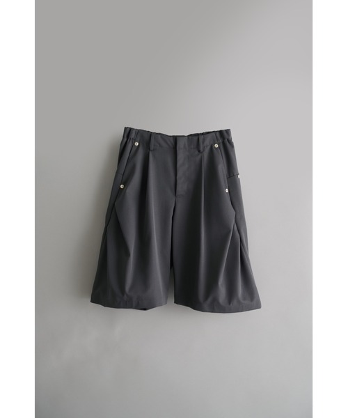 CONZ(コンズ)の「curve leg wide shorts/ショートパンツ/夏服/カーブシルエット/CONZ(スラックス・メンズ・ブラック/カーキ/グレー・3/2)」の2枚目の写真