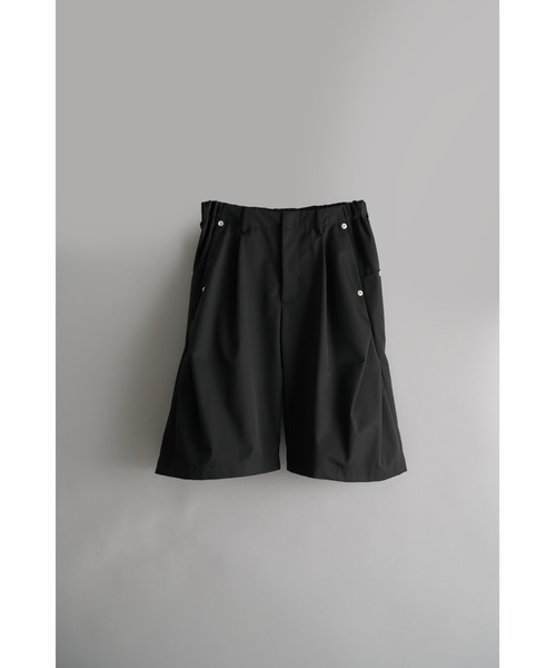 CONZ(コンズ)の「curve leg wide shorts/ショートパンツ/夏服/カーブシルエット/CONZ(スラックス・メンズ・ブラック/カーキ/グレー・3/2)」の1枚目の写真