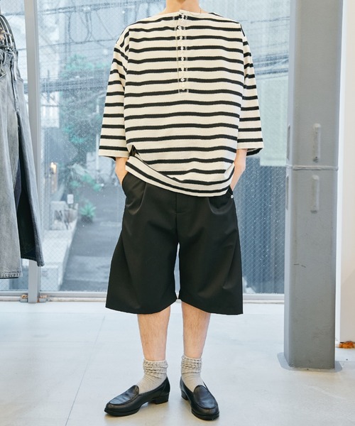 CONZ(コンズ)の「curve leg wide shorts/ショートパンツ/夏服/カーブシルエット/CONZ(スラックス・メンズ・ブラック/カーキ/グレー・3/2)」の4枚目の写真
