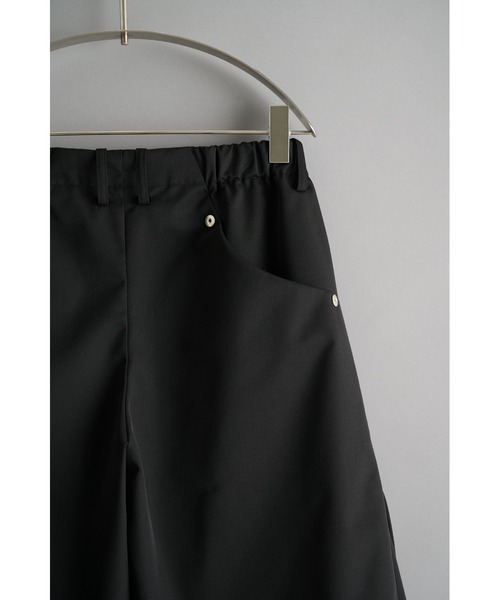 CONZ(コンズ)の「curve leg wide shorts/ショートパンツ/夏服/カーブシルエット/CONZ(スラックス・メンズ・ブラック/カーキ/グレー・3/2)」の22枚目の写真