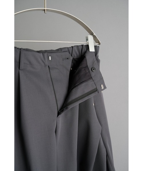CONZ(コンズ)の「curve leg wide shorts/ショートパンツ/夏服/カーブシルエット/CONZ(スラックス・メンズ・ブラック/カーキ/グレー・3/2)」の16枚目の写真