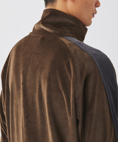 JOURNAL STANDARD relume(ジャーナルスタンダード レリューム)の「《追加》PUMA / プーマ 別注 ”T7” ベロア トラックジャケット(その他トップス・メンズ・ブラウン系その他/ネイビー/ブラウン・MEDIUM/LARGE)」の20枚目の写真