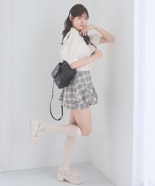 MAJESTIC LEGON(マジェスティックレゴン)の「レイヤードライクフレアショートスカパン(スカート・レディース・ホワイト系その他2/グレー/ブラック系その他・MEDIUM)」の4枚目の写真