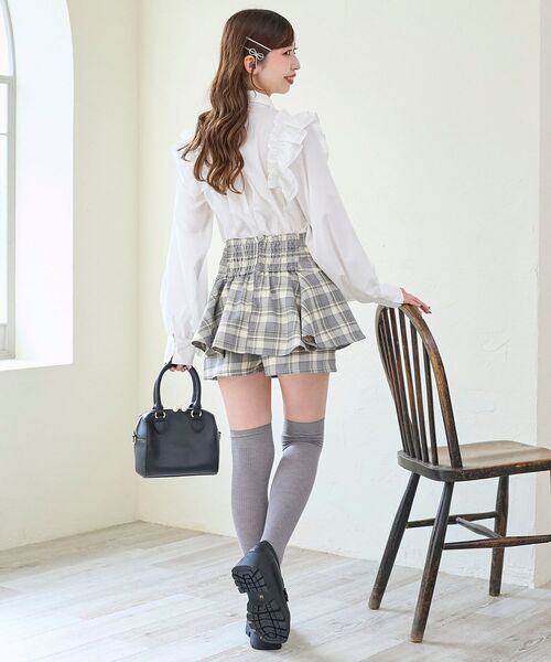 MAJESTIC LEGON(マジェスティックレゴン)の「レイヤードライクフレアショートスカパン(スカート・レディース・ホワイト系その他2/グレー/ブラック系その他・MEDIUM)」の11枚目の写真