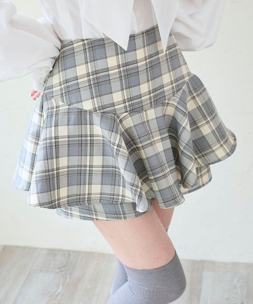 MAJESTIC LEGON(マジェスティックレゴン)の「レイヤードライクフレアショートスカパン(スカート・レディース・ホワイト系その他2/グレー/ブラック系その他・MEDIUM)」の15枚目の写真