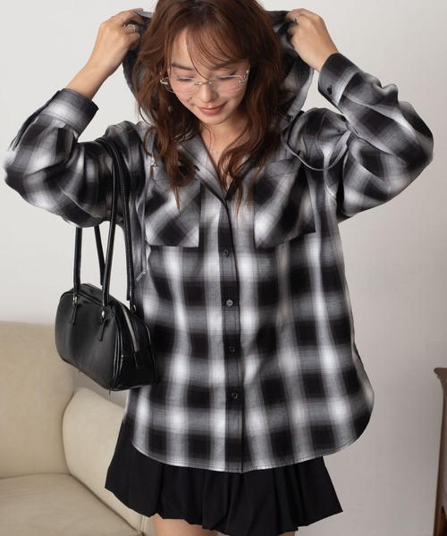 WEGO(ウィゴー)の「WEGO/【26年秋冬新作】フードチェックBIGシャツ(シャツ/ブラウス・レディース・ネイビー/ブラック/ピンク・FREE)」の1枚目の写真
