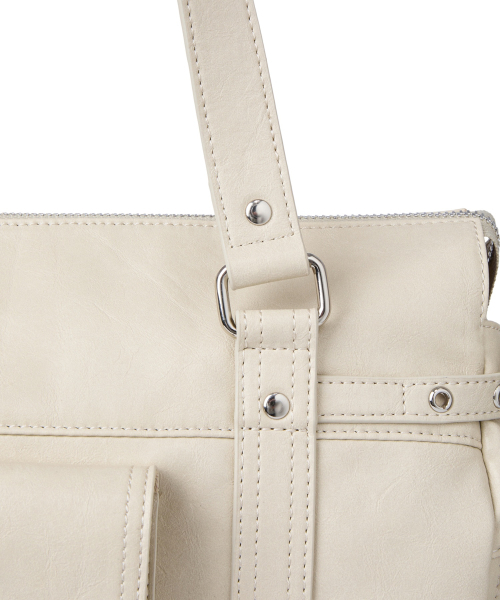 DEINET(ダイニット)の「BELTED POCKET SHOULDER BAG IN BEIGE(ショルダーバッグ・レディース・その他・FREE)」の6枚目の写真