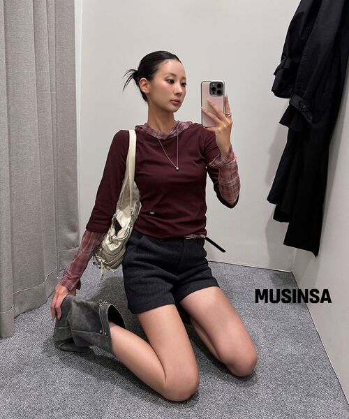 DEINET(ダイニット)の「BELTED POCKET SHOULDER BAG IN BEIGE(ショルダーバッグ・レディース・その他・FREE)」の8枚目の写真