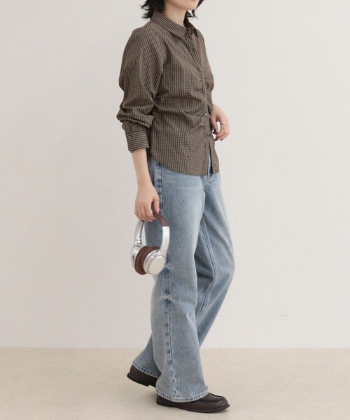 fredy emue(フレディエミュ)の「【WEB限定カラーあり】フロントギャザーコンパクトシャツ(シャツ/ブラウス・レディース・サックスブルー/キャメル/ブラウン系その他/ブラック系その他/ブルー系その他・38)」の14枚目の写真