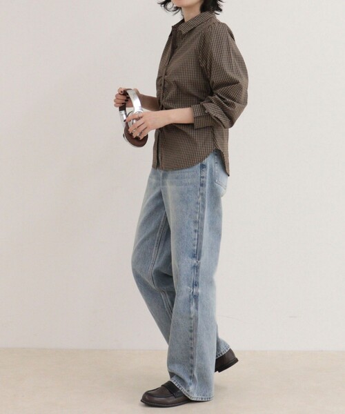 fredy emue(フレディエミュ)の「【WEB限定カラーあり】フロントギャザーコンパクトシャツ(シャツ/ブラウス・レディース・サックスブルー/キャメル/ブラウン系その他/ブラック系その他/ブルー系その他・38)」の16枚目の写真