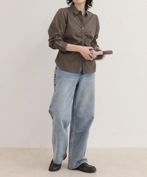 fredy emue(フレディエミュ)の「【WEB限定カラーあり】フロントギャザーコンパクトシャツ(シャツ/ブラウス・レディース・サックスブルー/キャメル/ブラウン系その他/ブラック系その他/ブルー系その他・38)」の17枚目の写真