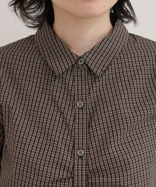 fredy emue(フレディエミュ)の「【WEB限定カラーあり】フロントギャザーコンパクトシャツ(シャツ/ブラウス・レディース・サックスブルー/キャメル/ブラウン系その他/ブラック系その他/ブルー系その他・38)」の10枚目の写真