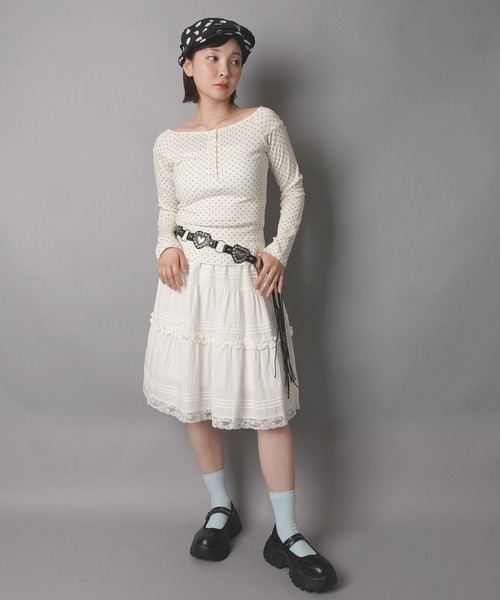 SPINNS(スピンズ)の「総柄ボートネック長袖カットソー/スタードット/ヘンリーネック/韓国ガーリー(Tシャツ/カットソー・レディース・サックスブルー/オフホワイト/アイボリー・ONESIZE)」の9枚目の写真