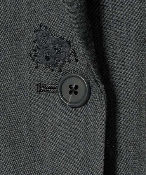 UNITED ARROWS（ユナイテッドアローズ）の「フラワー ジャガード バックフレア ジャケット（テーラードジャケット・レディース・ブラック/グレー系・38/36）」の7枚目の写真