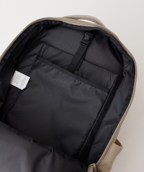WILD THINGS（ワイルドシングス）の「【WILD THINGS】METROPOLIS BACK PACK M（バックパック/リュック・レディース・ブラック/ベージュ・ONE SIZE）」の16枚目の写真