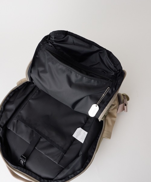 WILD THINGS（ワイルドシングス）の「【WILD THINGS】METROPOLIS BACK PACK M（バックパック/リュック・レディース・ブラック/ベージュ・ONE SIZE）」の17枚目の写真