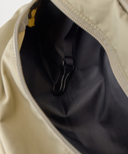 WILD THINGS（ワイルドシングス）の「【WILD THINGS】METROPOLIS BACK PACK M（バックパック/リュック・レディース・ブラック/ベージュ・ONE SIZE）」の20枚目の写真