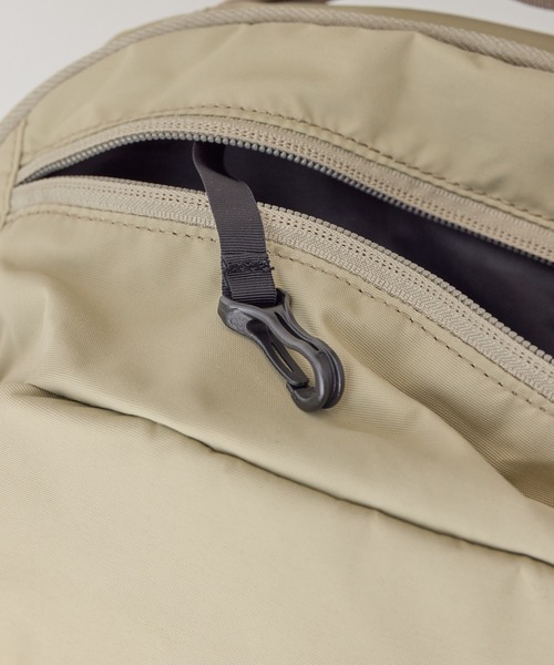WILD THINGS（ワイルドシングス）の「【WILD THINGS】METROPOLIS BACK PACK M（バックパック/リュック・レディース・ブラック/ベージュ・ONE SIZE）」の21枚目の写真