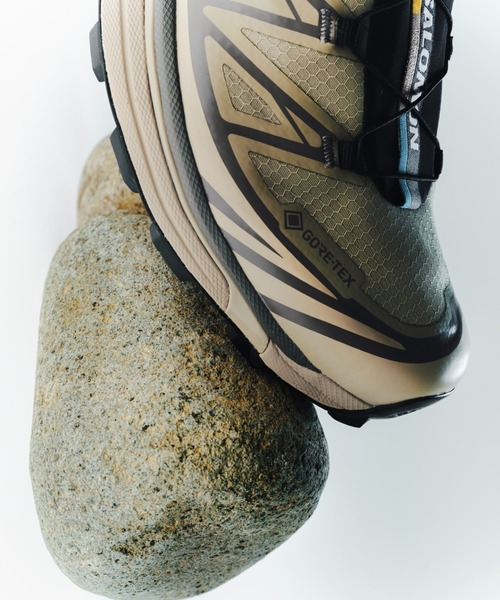 SALOMON（サロモン）の「XT-6 GORE-TEX　L49215100（スニーカー・メンズ・ベージュ・29.0cm/28.0cm/27.0cm/26.0cm/25.0cm/24.0cm/23.0cm/28.5cm/27.5cm/26.5cm/25.5cm/24.5cm/23.5cm）」の2枚目の写真