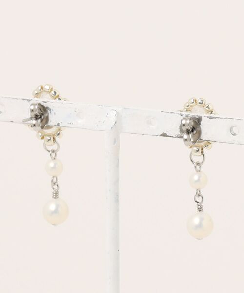 tone(トーン)の「【SunnyBOX】ガラスのビジュー風ピアス(MA)(ピアス(両耳用)・レディース・クリア/ブラック・FREE)」の4枚目の写真