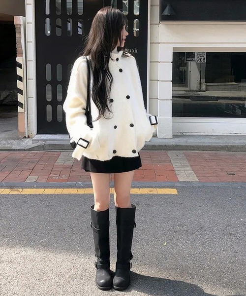 Girly Doll(ガーリードール)の「スタンドカラーダブルブレストニットカーディガン(カーディガン/ボレロ・レディース・ホワイト/ブラック・FREE)」の4枚目の写真
