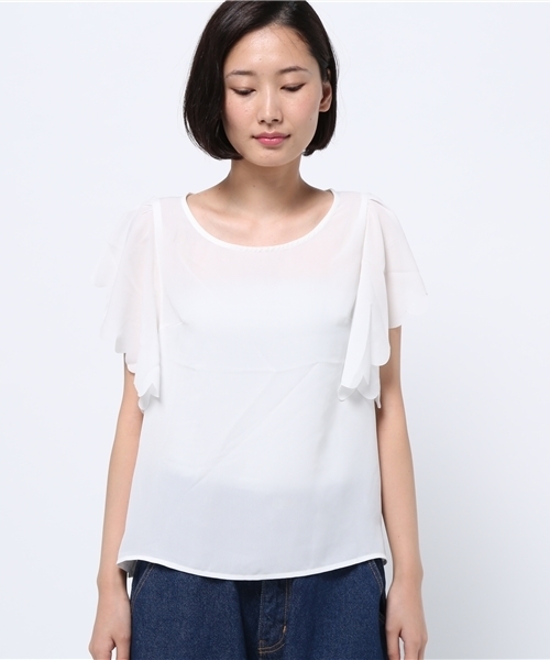 earth music&ecology(アースミュージックアンドエコロジー)の「【2016Summer】スカラップボリュームスリーブプルオーバー(Tシャツ/カットソー・レディース・ネイビー/オフホワイト/ライトピンク/サックスブルー・FREE)」の5枚目の写真