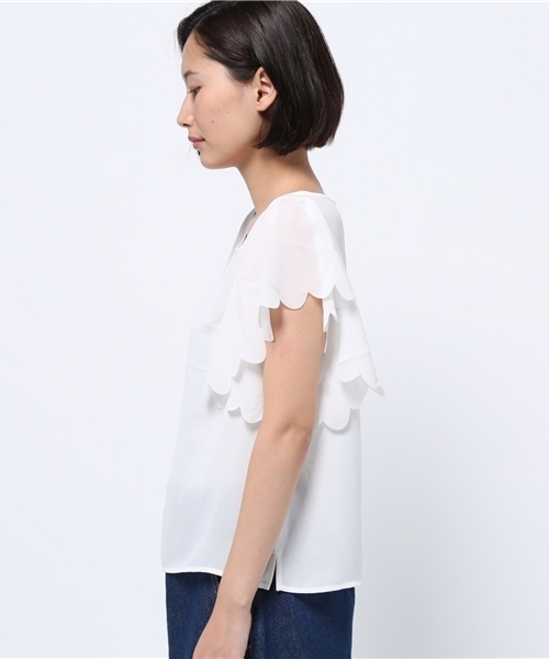 earth music&ecology(アースミュージックアンドエコロジー)の「【2016Summer】スカラップボリュームスリーブプルオーバー(Tシャツ/カットソー・レディース・ネイビー/オフホワイト/ライトピンク/サックスブルー・FREE)」の6枚目の写真