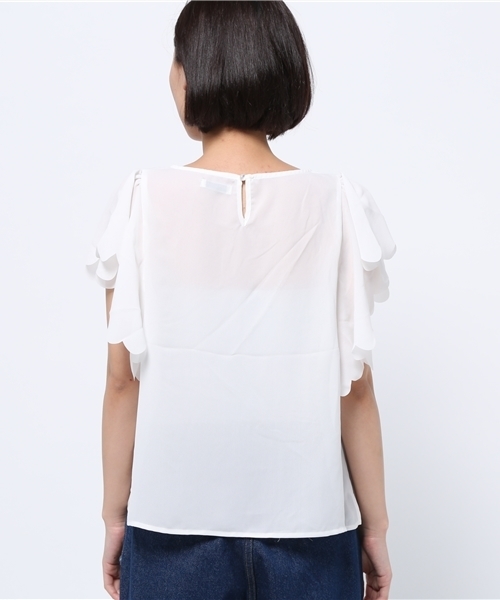 earth music&ecology(アースミュージックアンドエコロジー)の「【2016Summer】スカラップボリュームスリーブプルオーバー(Tシャツ/カットソー・レディース・ネイビー/オフホワイト/ライトピンク/サックスブルー・FREE)」の7枚目の写真