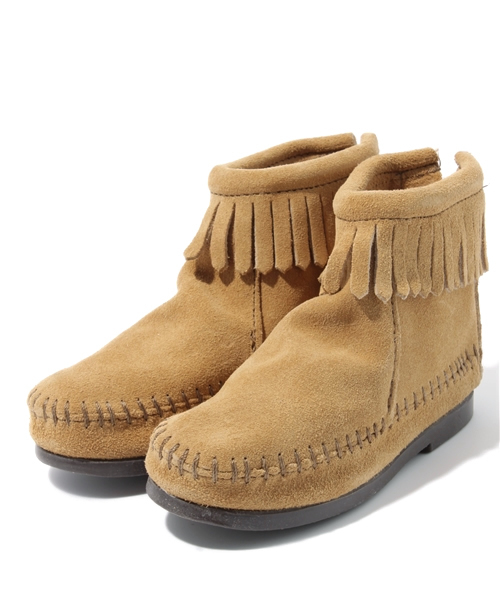 こども ビームス(コドモビームス)の「△MINNETONKA / フリンジ付きショートブーツ (14.5~22cm)(ブーツ・キッズ・ブラック/ブラウン/ベージュ・14.5/15.5/16/17/18/19/13(20)/1(20.5cm)/2(21㎝)/3(22㎝))」の3枚目の写真