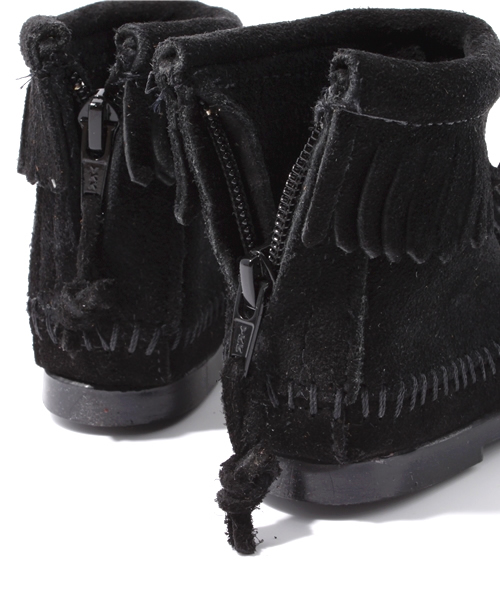 こども ビームス(コドモビームス)の「△MINNETONKA / フリンジ付きショートブーツ (14.5~22cm)(ブーツ・キッズ・ブラック/ブラウン/ベージュ・14.5/15.5/16/17/18/19/13(20)/1(20.5cm)/2(21㎝)/3(22㎝))」の10枚目の写真