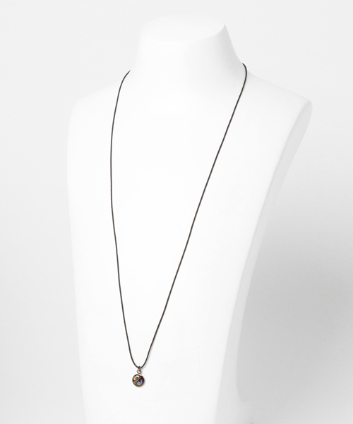 rehacer STAND(レアセルスタンド)の「Flower Cord Necklace(ネックレス・メンズ・ブルー/ブラック/レッド・FREE)」の4枚目の写真