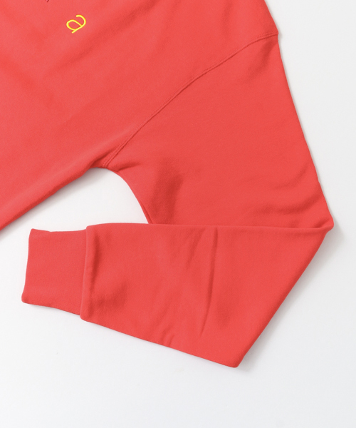 SENSE OF PLACE by URBAN RESEARCH(センスオブプレイスバイアーバンリサーチ)の「カラフルロゴビッグスウェットシャツ(スウェット・メンズ・ホワイト/レッド・FREE)」の4枚目の写真