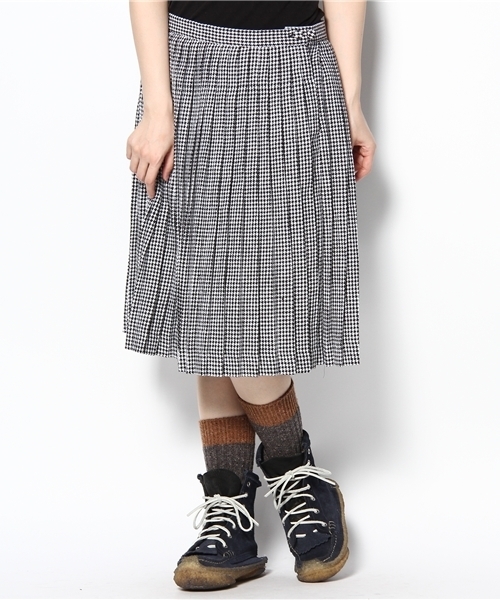 BEAMS BOY(ビームスボーイ)の「BEAMS BOY / WOOLプリーツスカート **(スカート・レディース・ホワイト/ネイビー・ONE SIZE)」の1枚目の写真