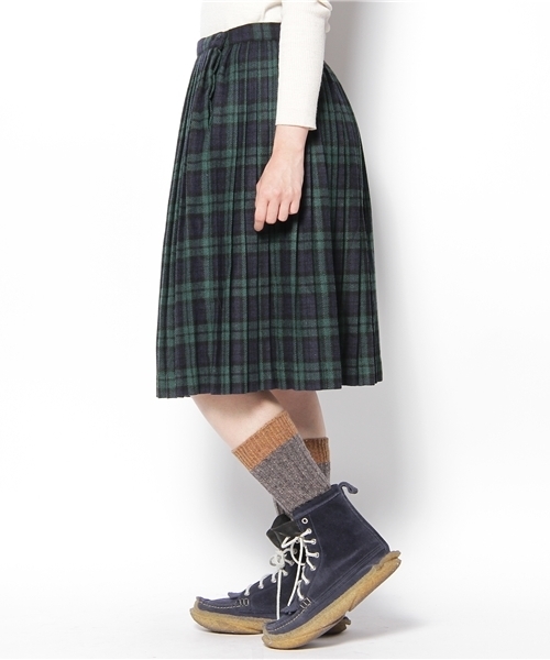 BEAMS BOY(ビームスボーイ)の「BEAMS BOY / WOOLプリーツスカート **(スカート・レディース・ホワイト/ネイビー・ONE SIZE)」の3枚目の写真