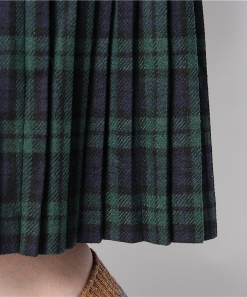 BEAMS BOY(ビームスボーイ)の「BEAMS BOY / WOOLプリーツスカート **(スカート・レディース・ホワイト/ネイビー・ONE SIZE)」の6枚目の写真