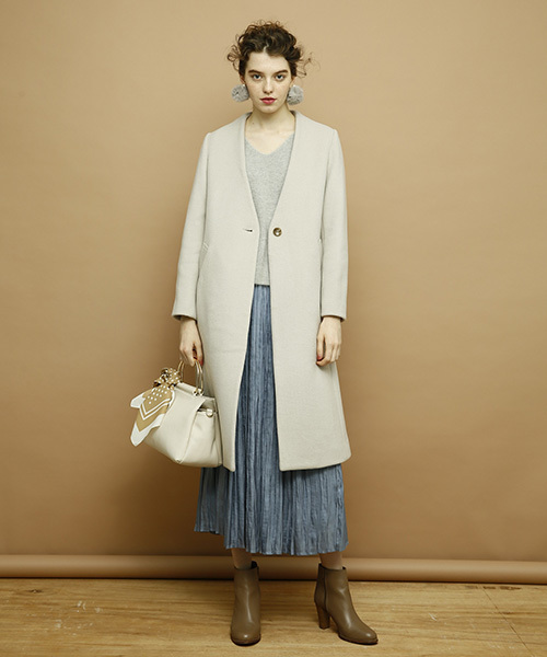 le.coeur blanc(ルクールブラン)の「ソフトダブルクロスVノーカラーコート(その他アウター・レディース・ブラック/グレー/グレイッシュベージュ・36/38)」の3枚目の写真